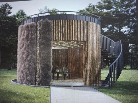 Visualisation d'une tężnia de sel cylindrique moderne Salty Rest dans un environnement verdoyant. La tężnia est caractérisée par une façade en bois naturel et des murs sombres en prunellier. Sur le côté, des escaliers en spirale mènent au toit, et à l'intérieur de l'installation se trouve un banc. L'ensemble est entouré d'une pelouse et d'arbres, ce qui souligne son intégration à la nature.