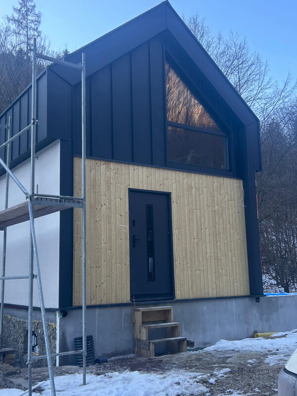 Międzybrodzie Bialskie: moderner Rahmen, Blech, Putz.