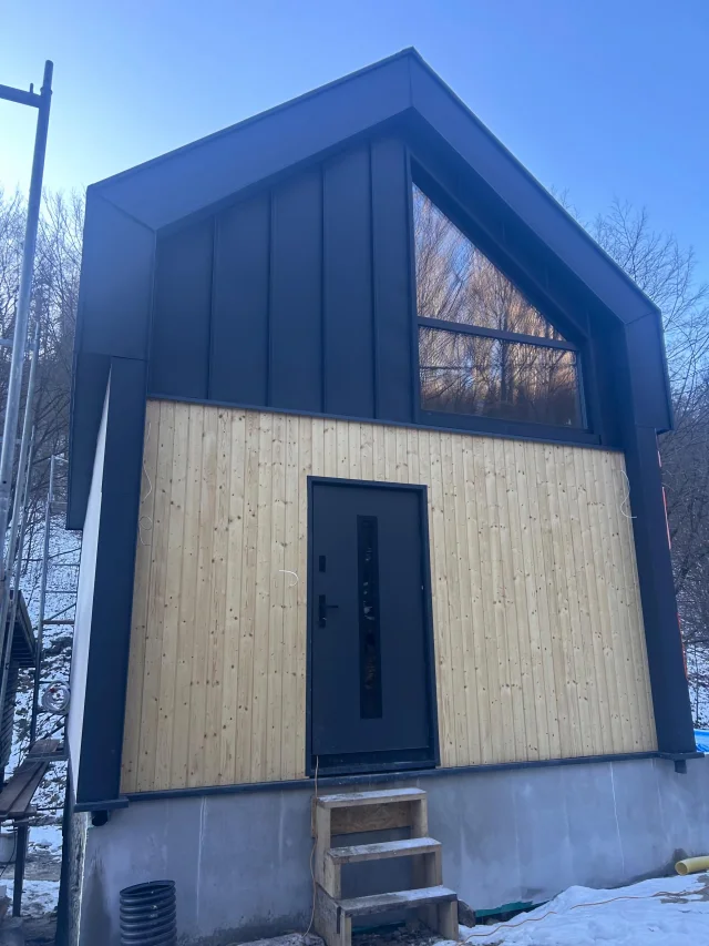 Holzrahmenhaus am Hang in Międzybrodzie Bialskie